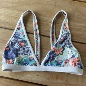 Maaji reversible bikini top size medium